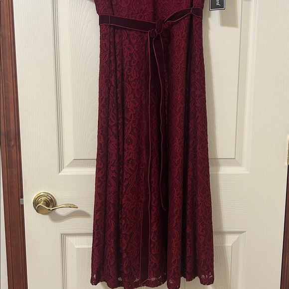 Jessica Howard Short Sleeve V-Neck Lace Dress.     New With Tags - Picture 6 of 8